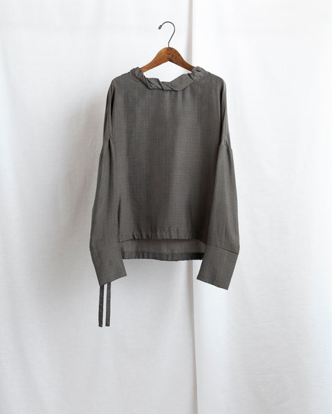 ねじり襟トップス