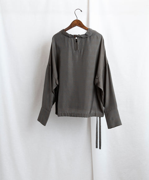 ねじり襟トップス